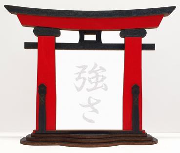 Tanno Design® Japan Torii Tor Hisa mit Kanji 33 - Stärke - japanisches Standbild rot/schwarz